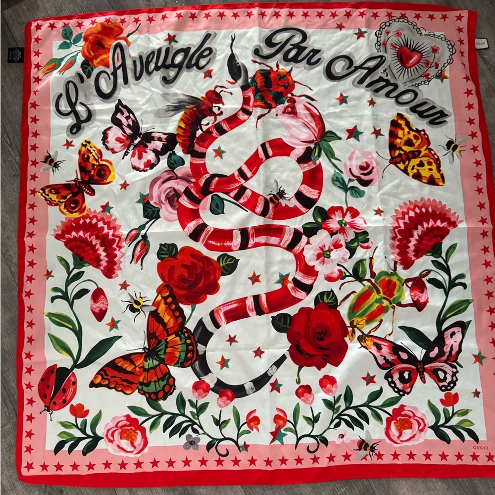 Gucci  (L’aveugle par Amour)Vibrant Scarf with Heart and Butterfly Motifs